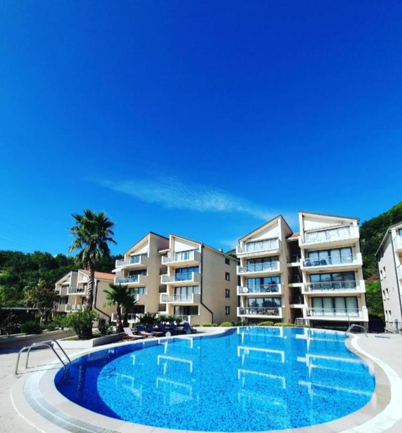 בודווה Blue Horizon Apartment Resort מראה חיצוני תמונה