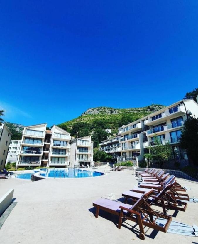 בודווה Blue Horizon Apartment Resort מראה חיצוני תמונה