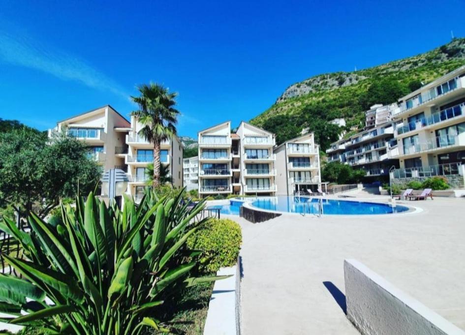 בודווה Blue Horizon Apartment Resort מראה חיצוני תמונה