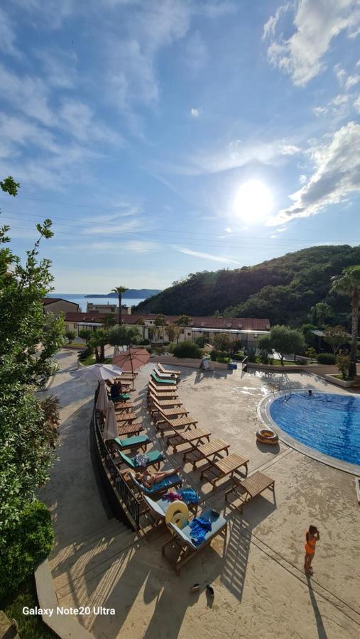 בודווה Blue Horizon Apartment Resort מראה חיצוני תמונה